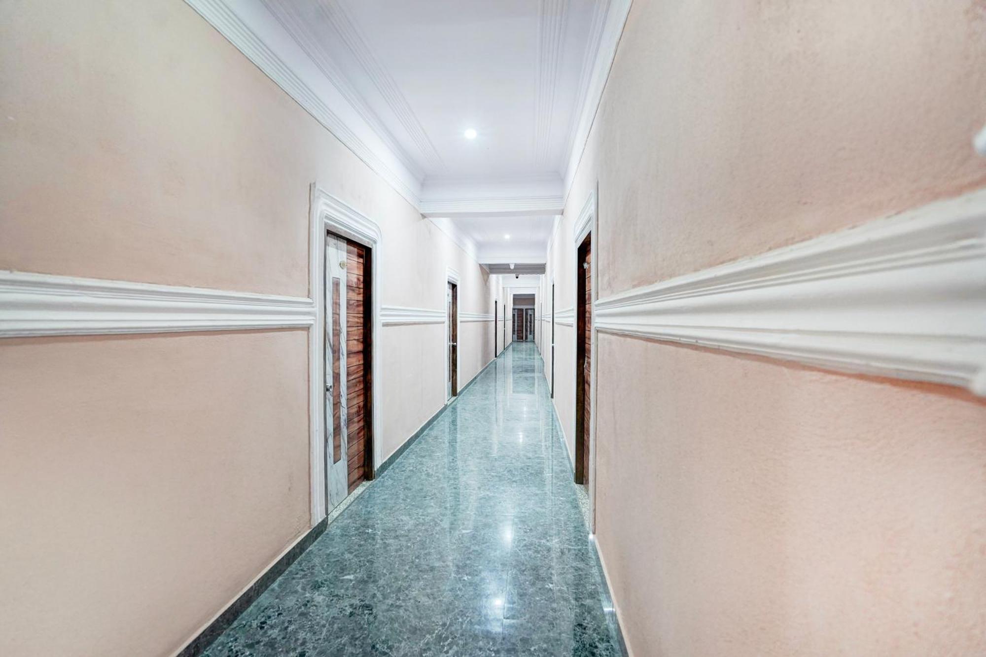 Collection O Shandilya Grand Residency Greater Noida Exteriör bild